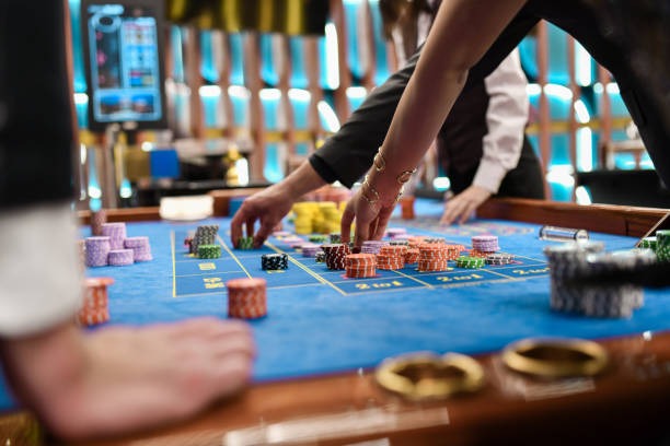 medali4d live-dealer studio with professional croupiers streaming blackjack and roulette to mobile players
